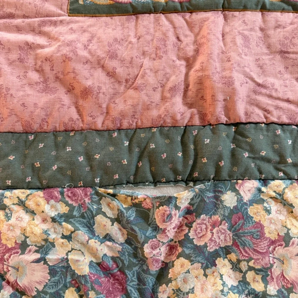 Vintage Floral Patchwork Quilt Bedspread Pink‎ Green Cottagecore Farmhouse Style
